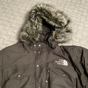 The North face Gotham winter jacket size medium gray
